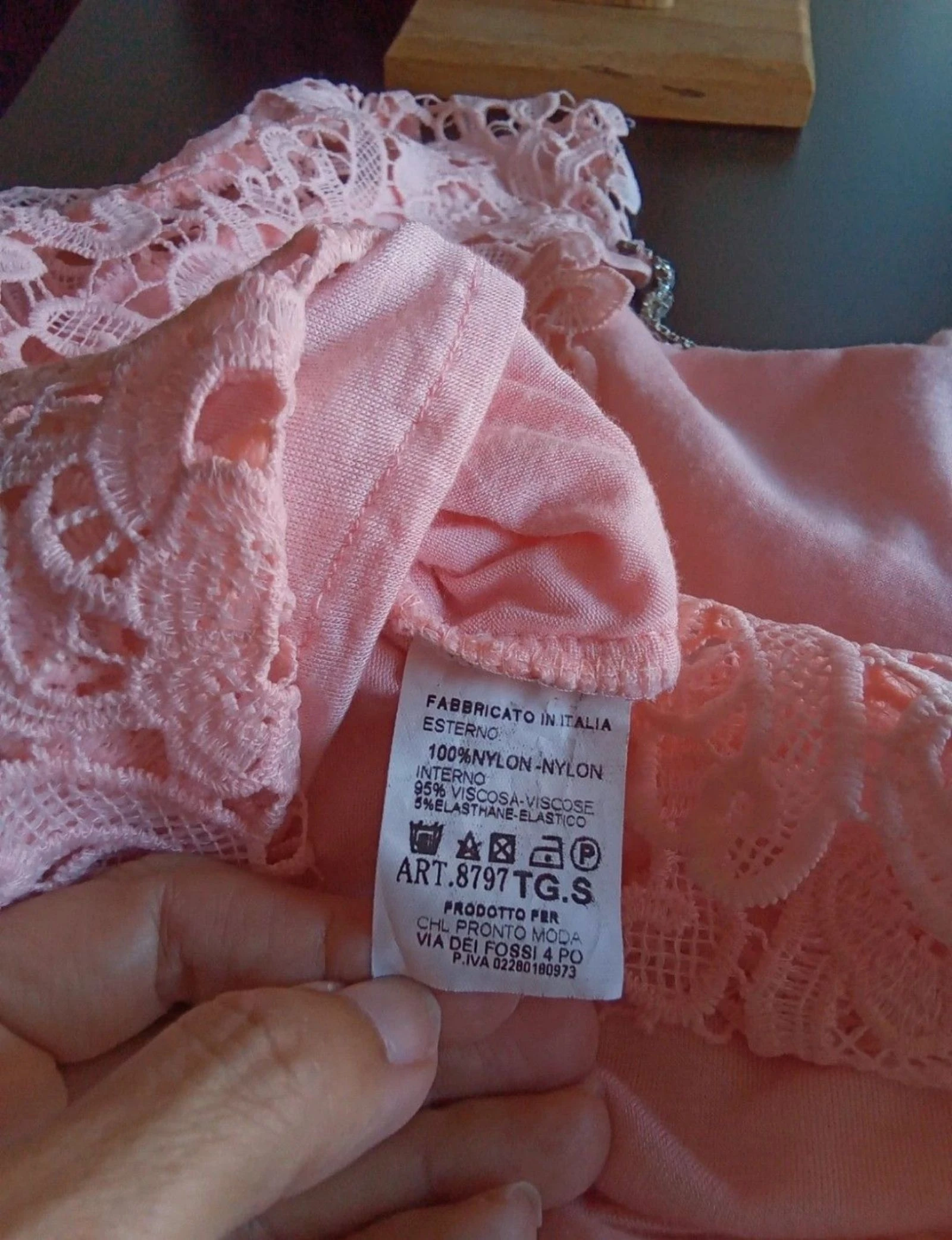 Roze jurk van kant en strass – photo 9